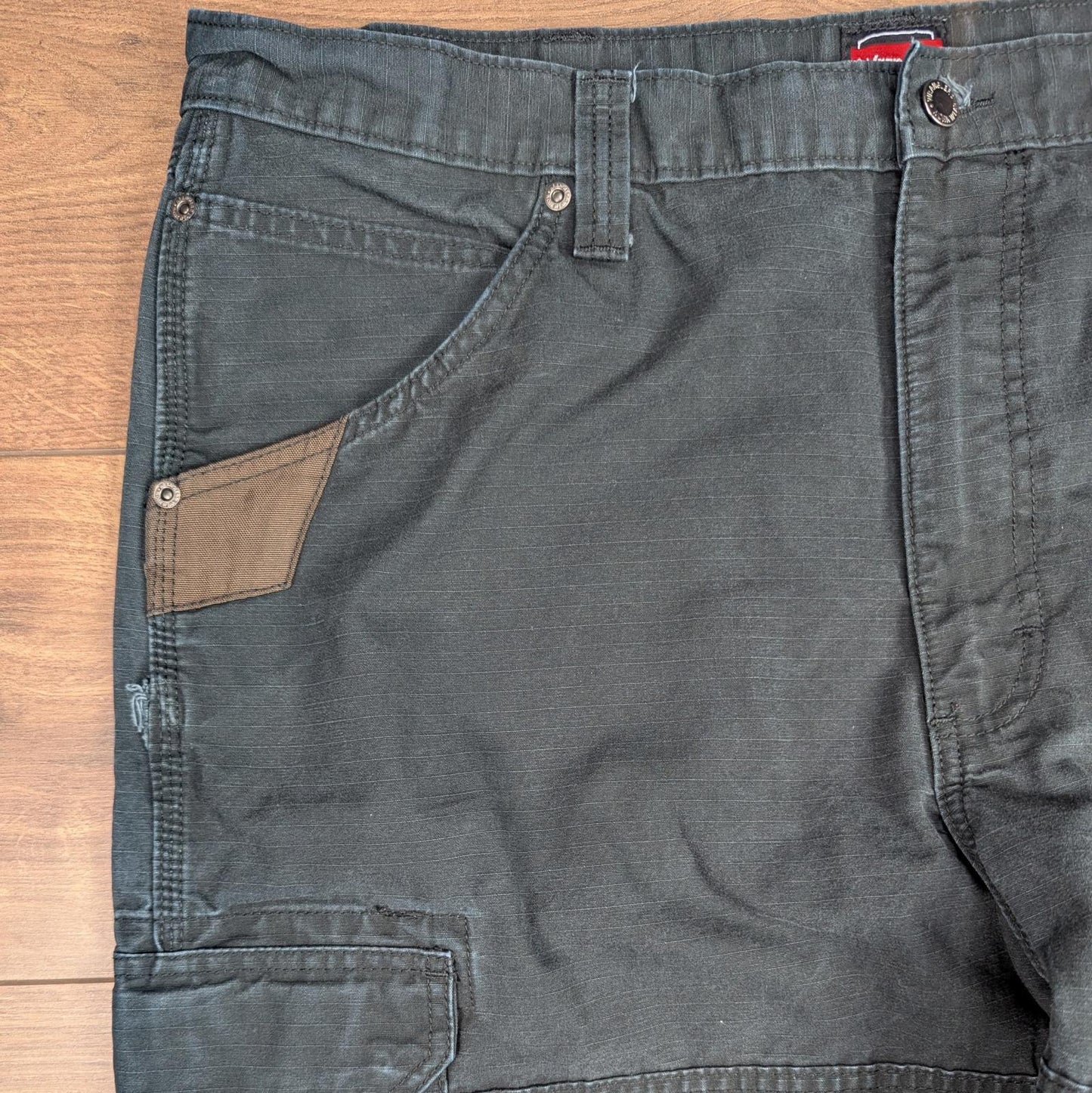 Black Vintage Wrangler Workwear Trousers Carpenter Cargo Straight Leg W40 L30