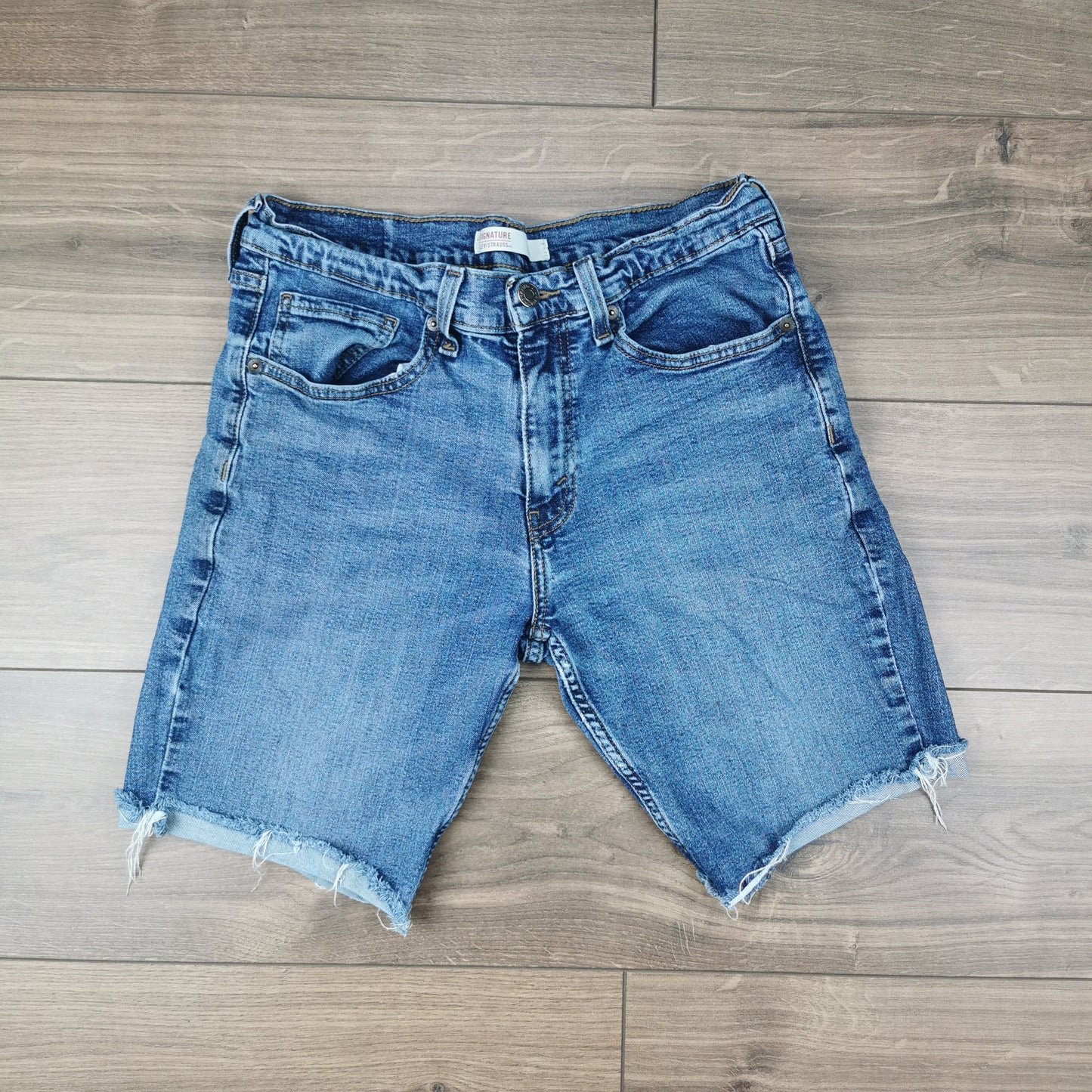 Vintage Signature By Levi's Strauss Slim Fit Blue Denim Jean Shorts Jorts W31