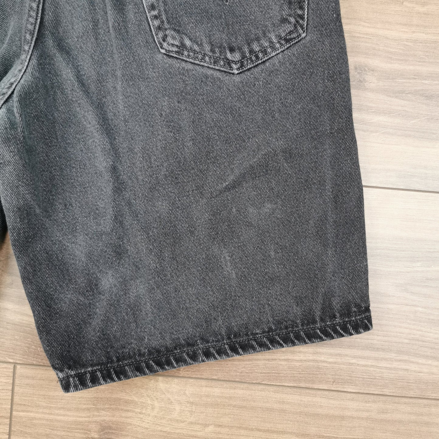 Vintage 90's Levi's 550 Black Denim Shorts Jorts Baggy Relaxed Fit W34