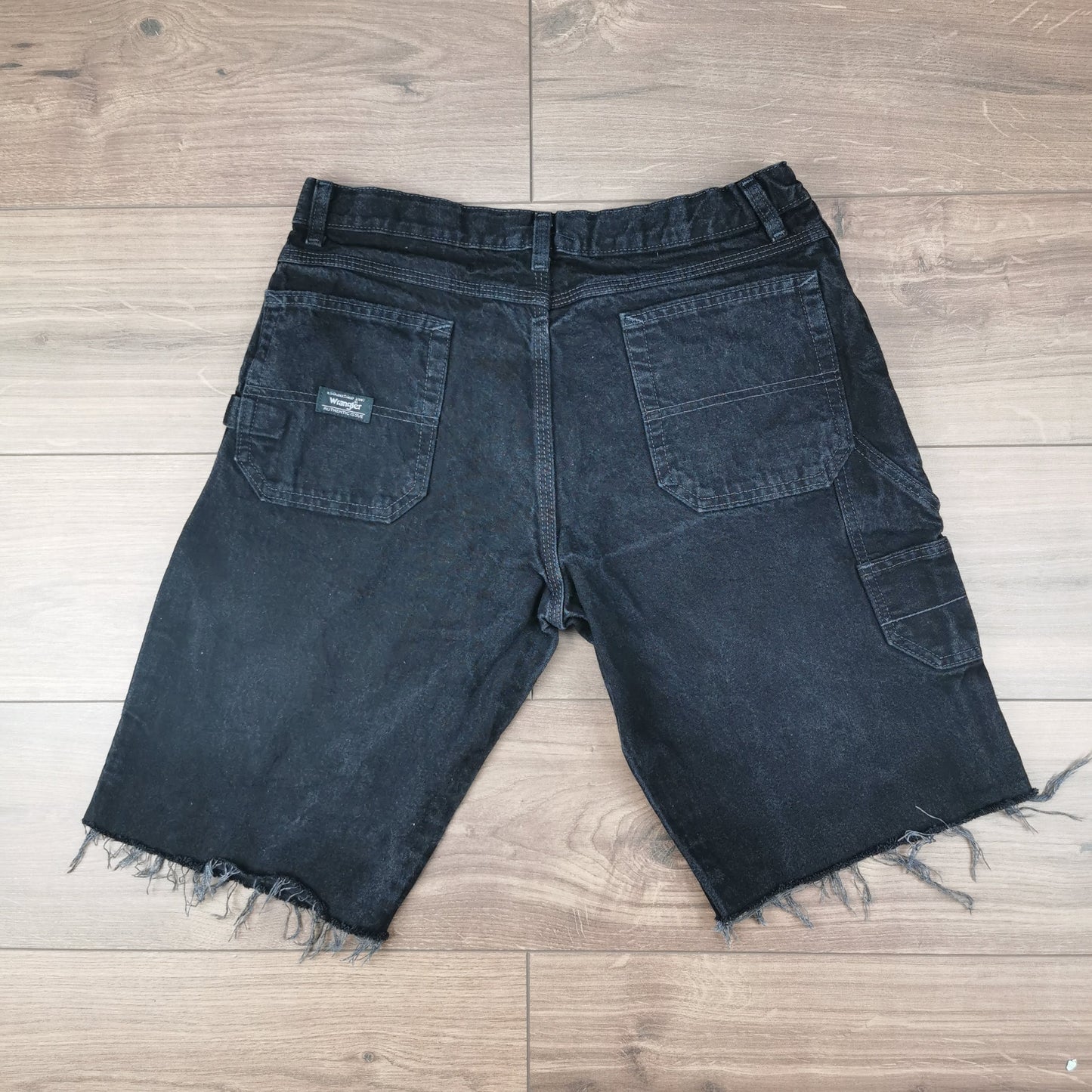 Vintage Wrangler Black Denim Cut-off Shorts Jorts Carpenter Relaxed Fit W32