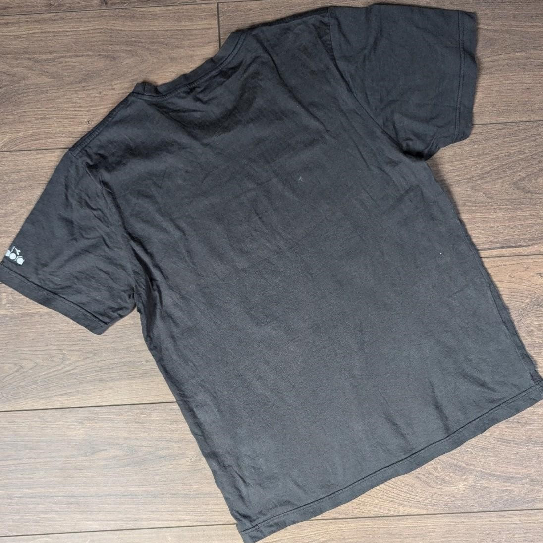 Diadora Black Attack the Net Graphic T-Shirt Size L