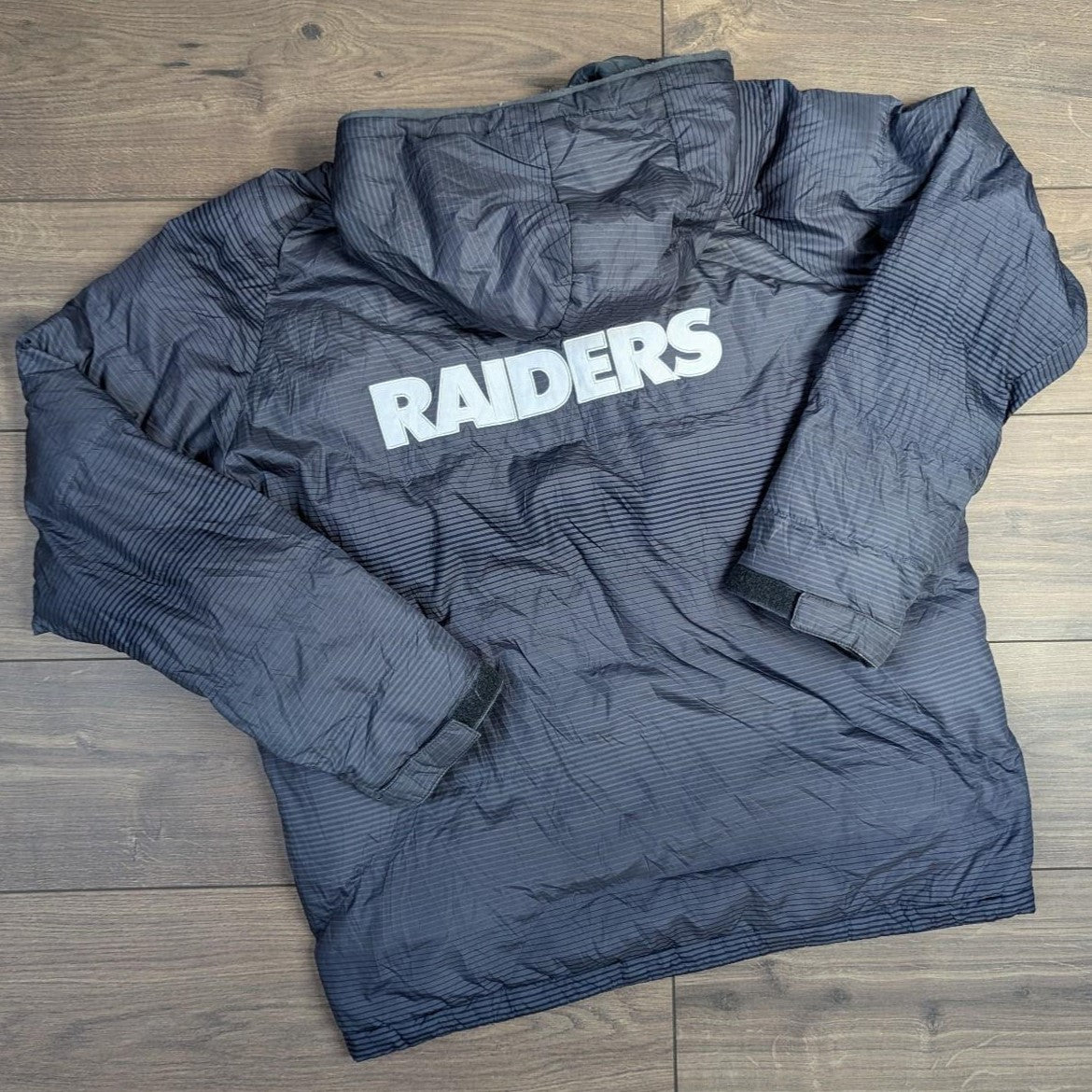 Grey NFL Las Vegas Raiders Pro Line Puffer Jacket Coat Men's L