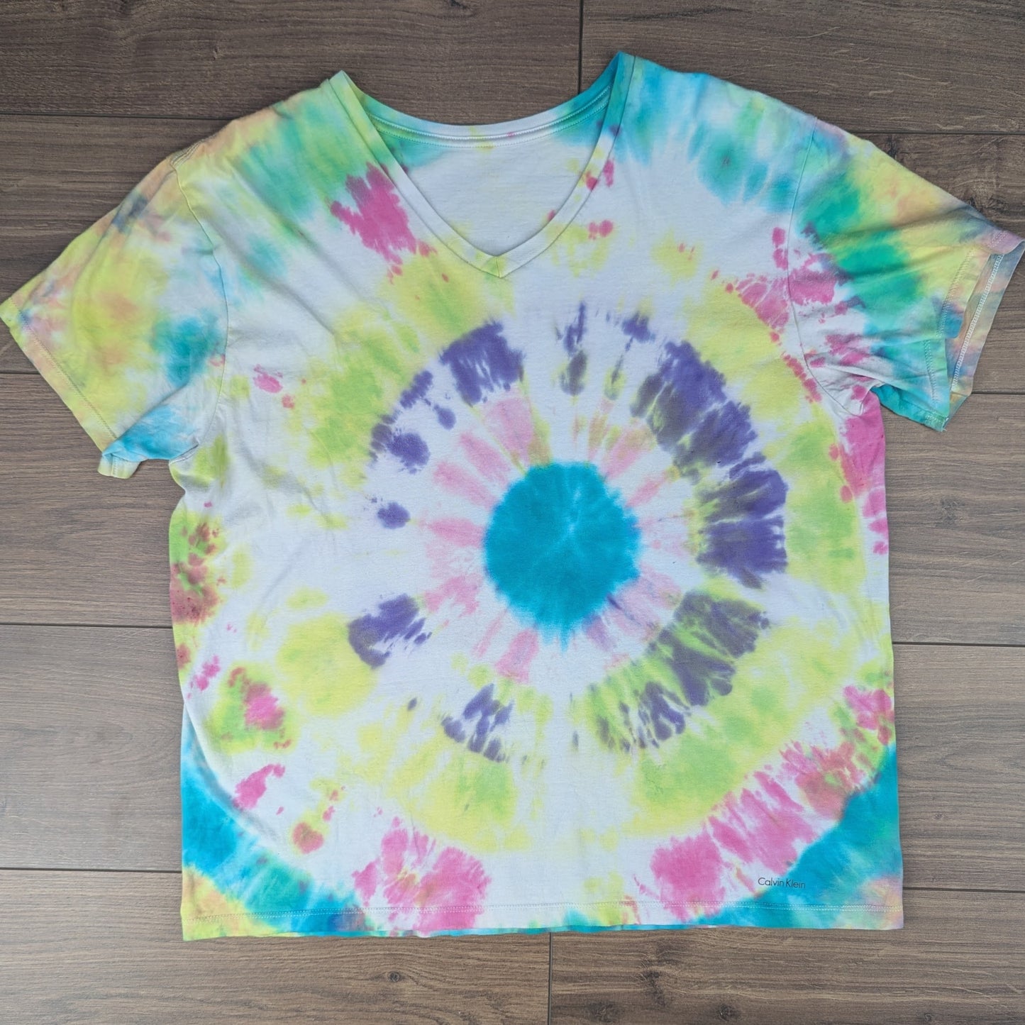 Vintage Calvin Klein Multicoloured V-Neck Tie Dye T-shirt Men's L