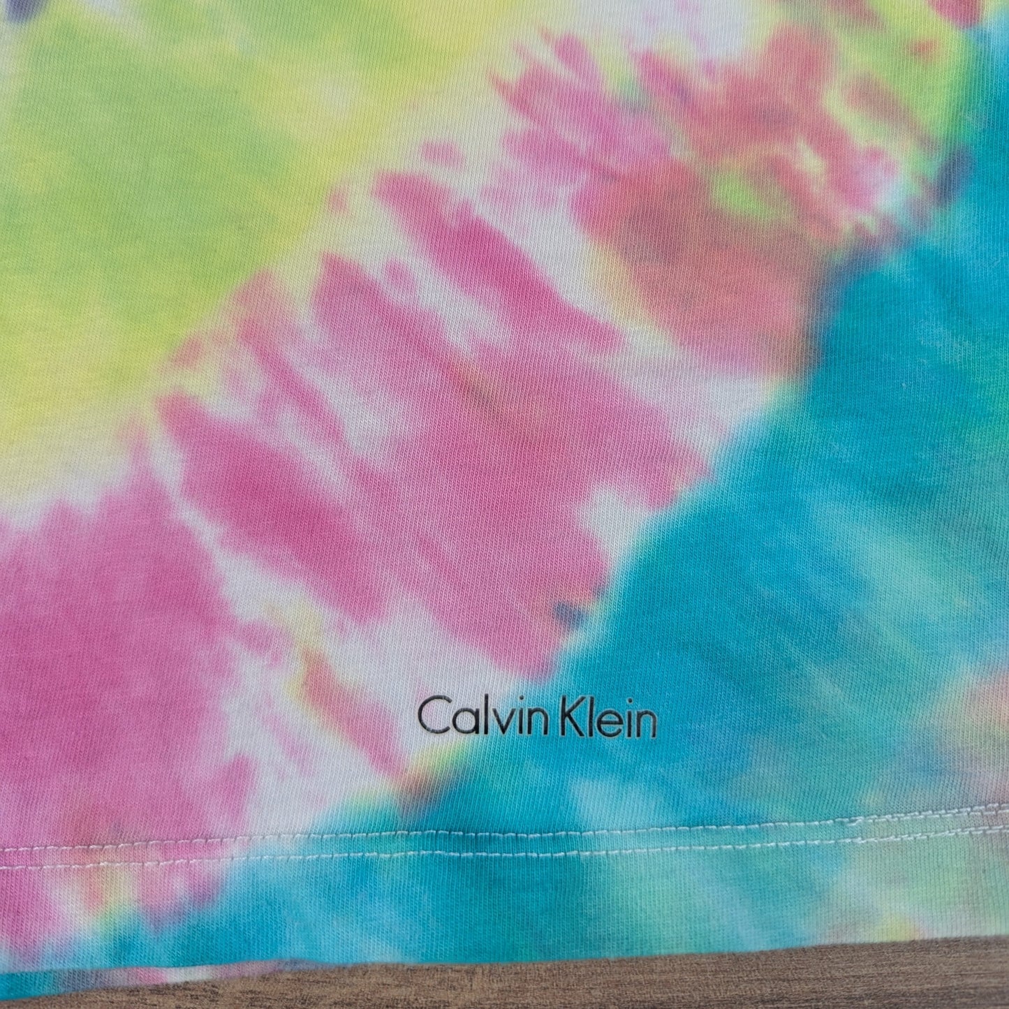 Vintage Calvin Klein Multicoloured V-Neck Tie Dye T-shirt Men's L