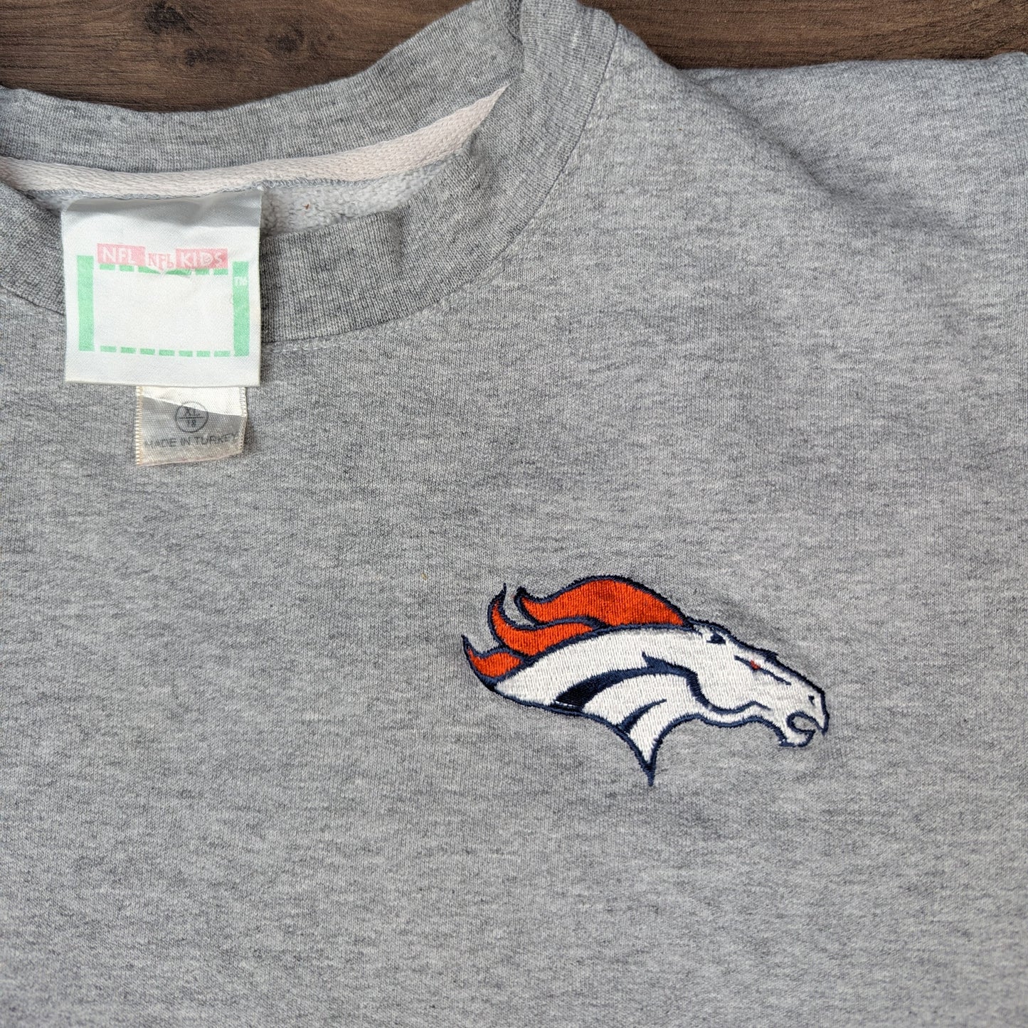 Grey Vintage Denver Bronco's NFL Kids Embroidered Sweatshirt Size XL