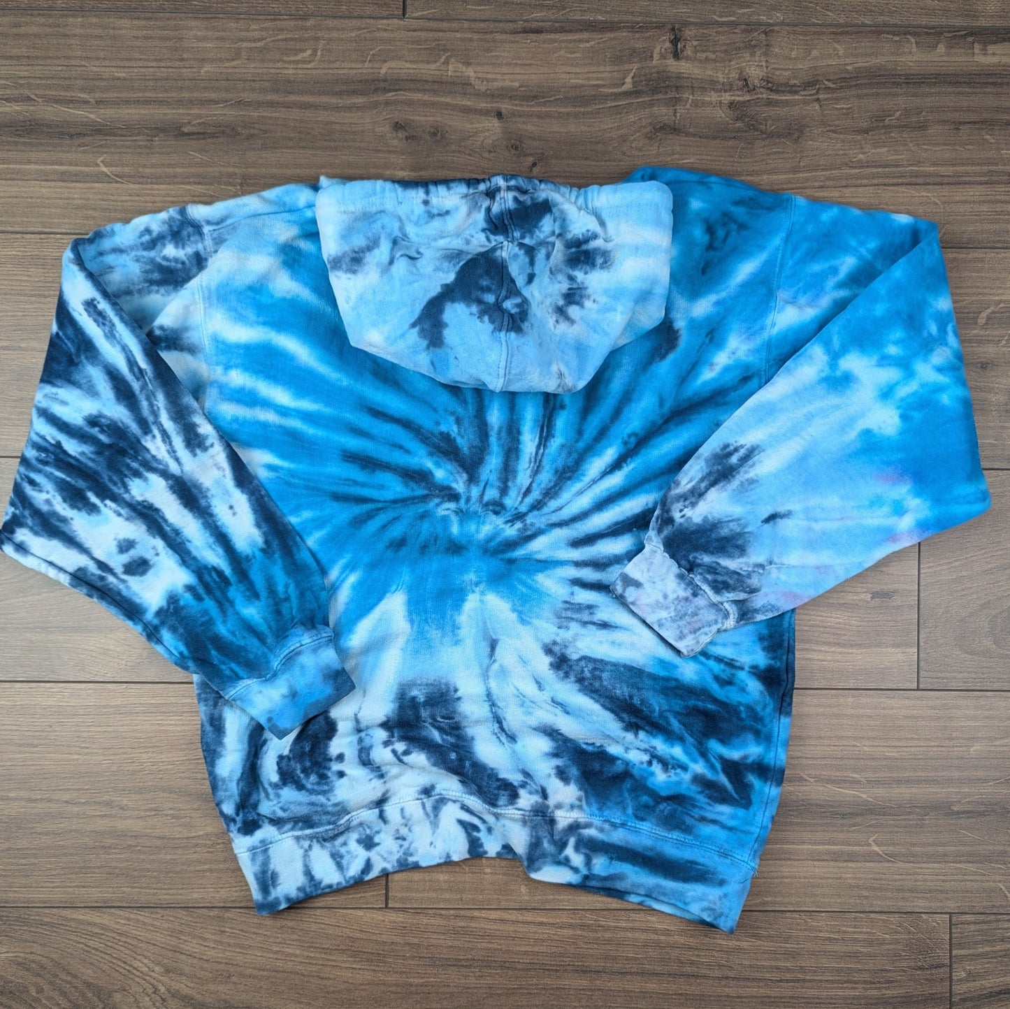 Isaac's Designs Vintage Tie-Dye Blue Graphic Hoodie Size M