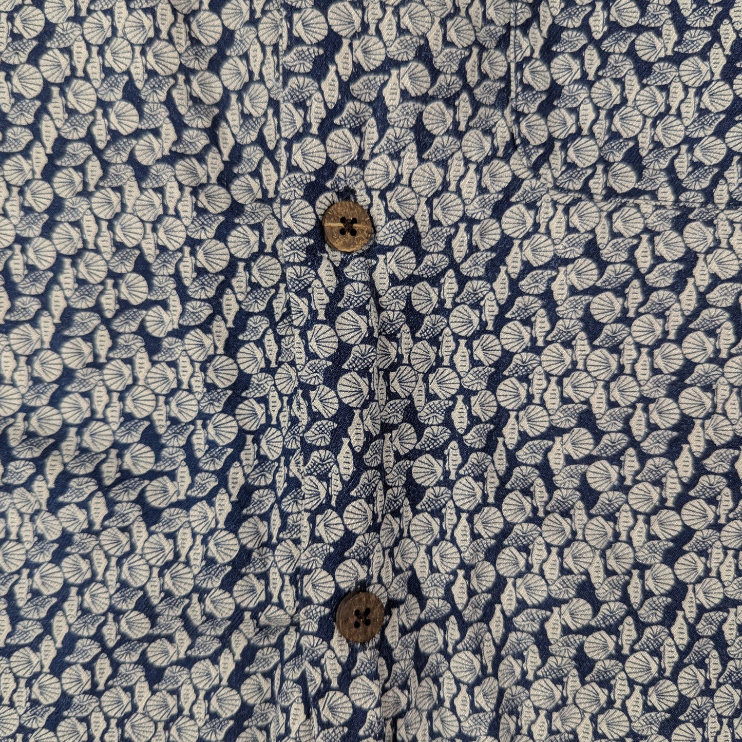 Blue Vintage Shell Beach Hawaiian Pattern Wood Detail Silk Shirt Size S