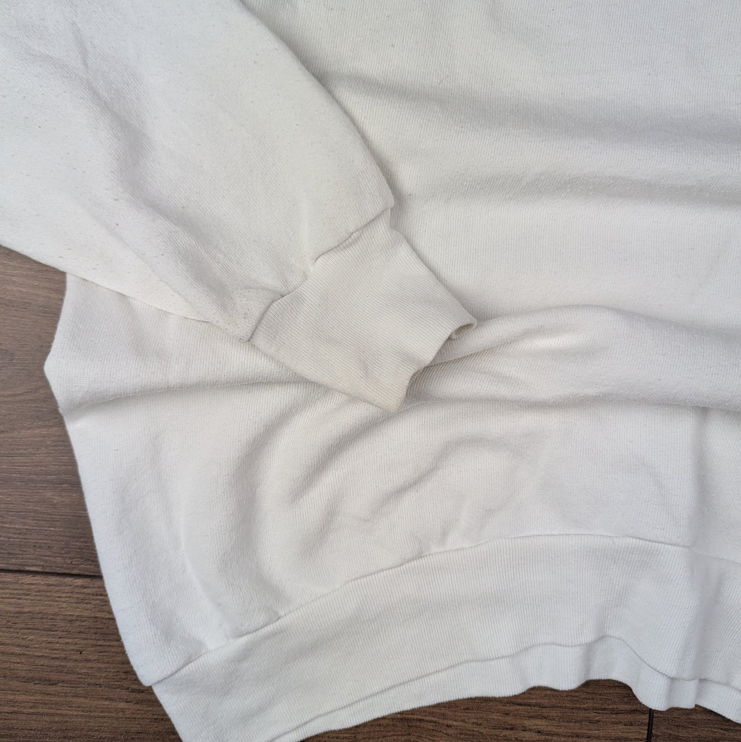 90's Vintage Delta Miami Beach USA Embroidered White Sweatshirt Size XL