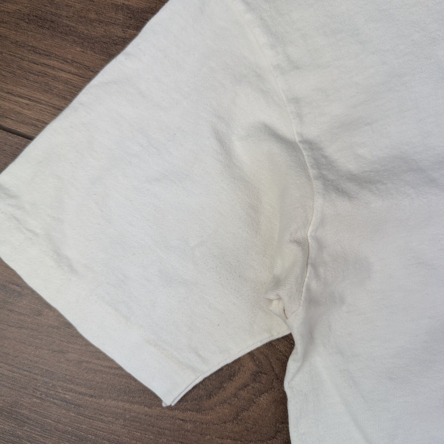 White Vintage 80's Single Stitch Hanes Grandma's Saloon Graphic T-Shirt Size M