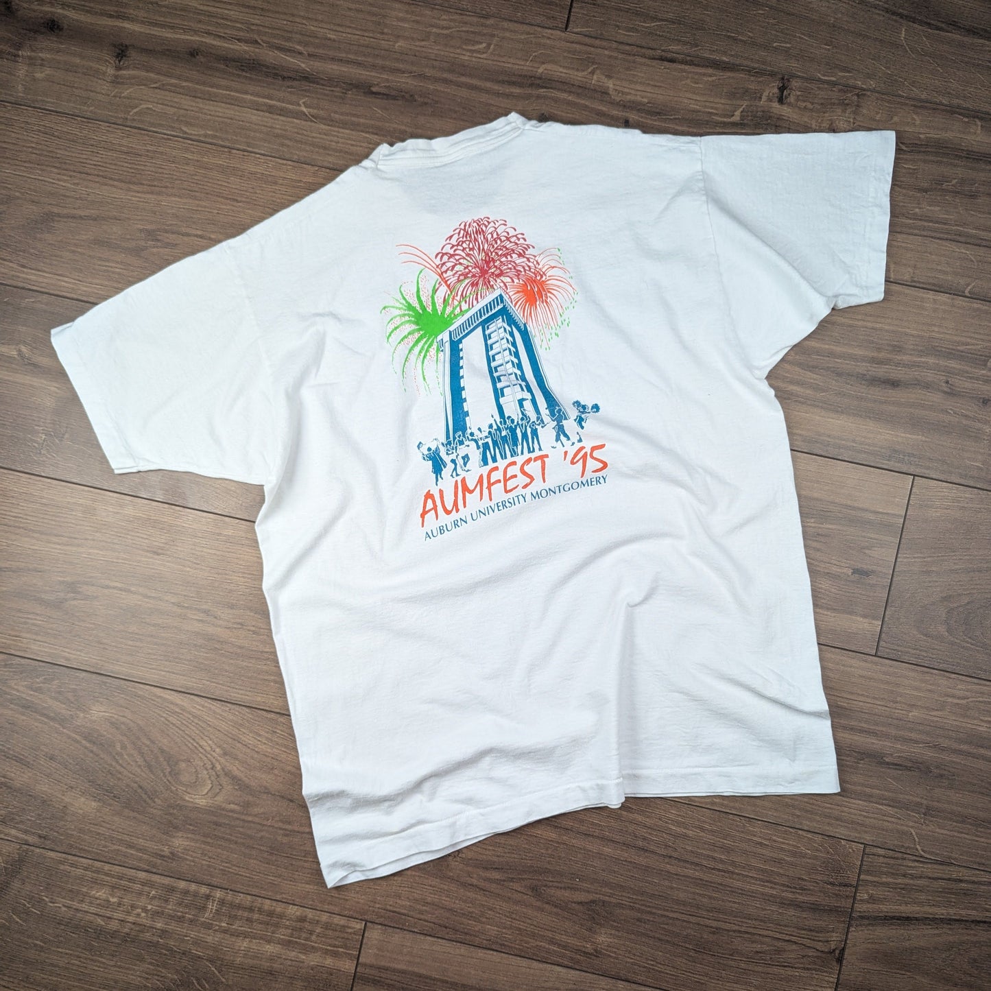 Vintage 90's White First USA Naturally Earth Graphic T-Shirt Size XL