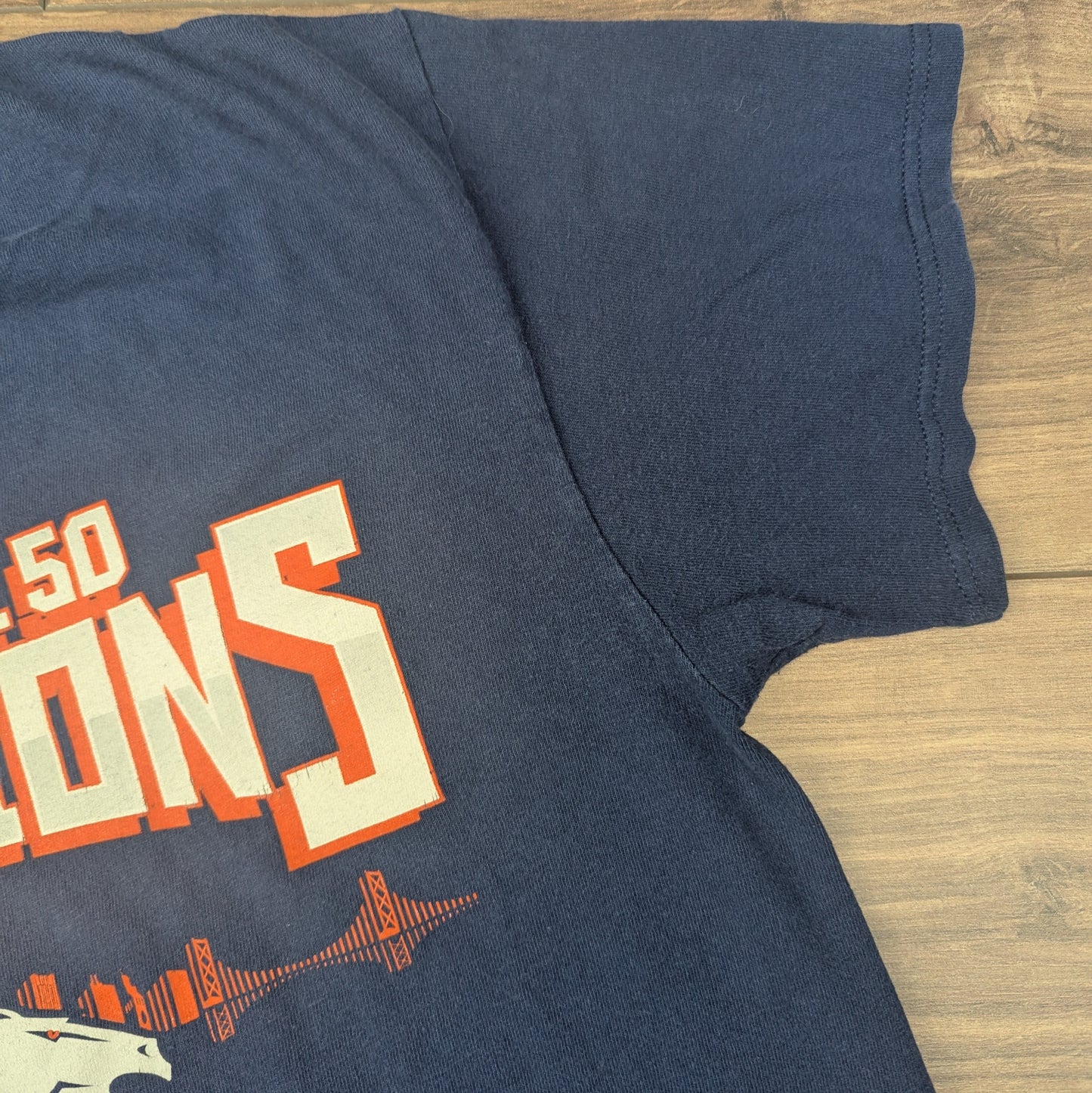 Navy Blue Denver Broncos Football Super Bowl 50 Champions T-Shirt Size L