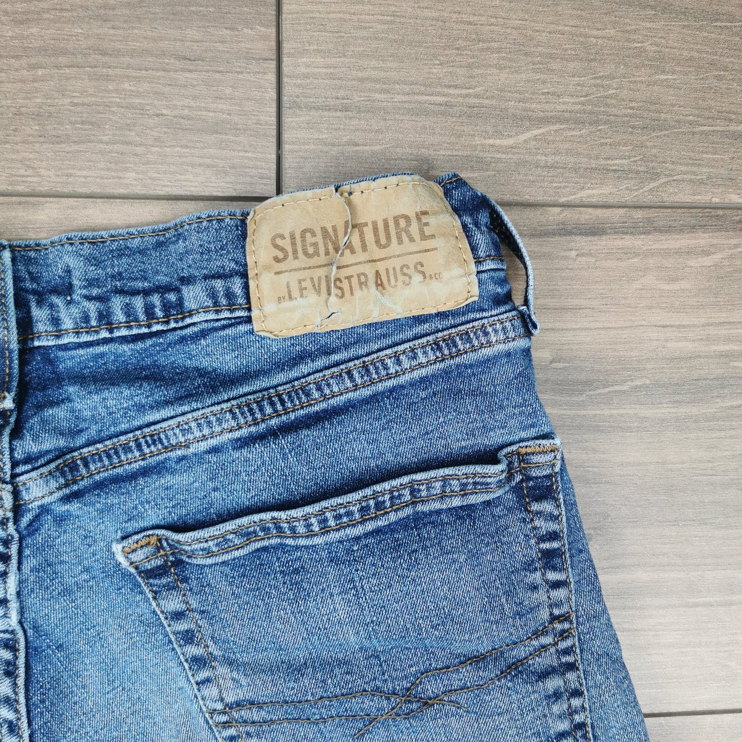 Vintage Signature By Levi's Strauss Slim Fit Blue Denim Jean Shorts Jorts W31