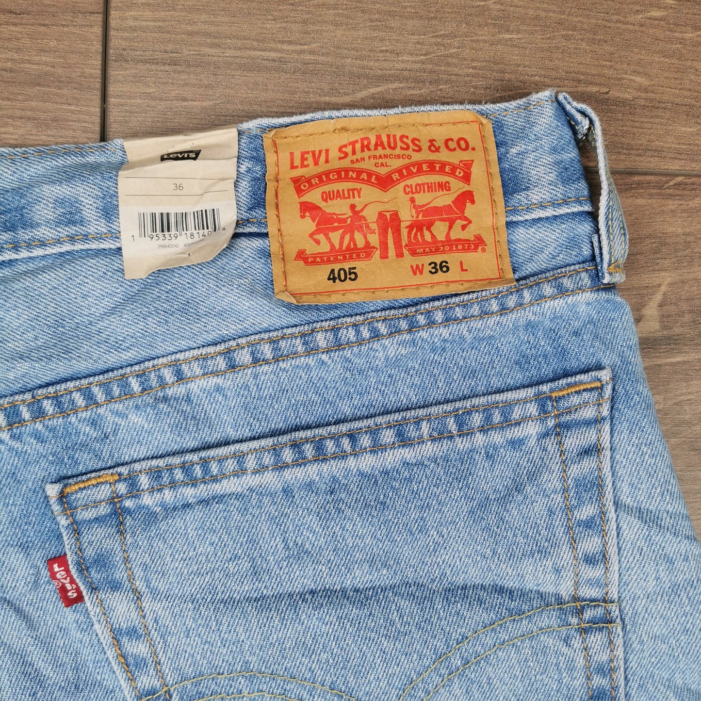 New Levi's 405 Standard Light Blue Denim Jean Shorts Jorts W36