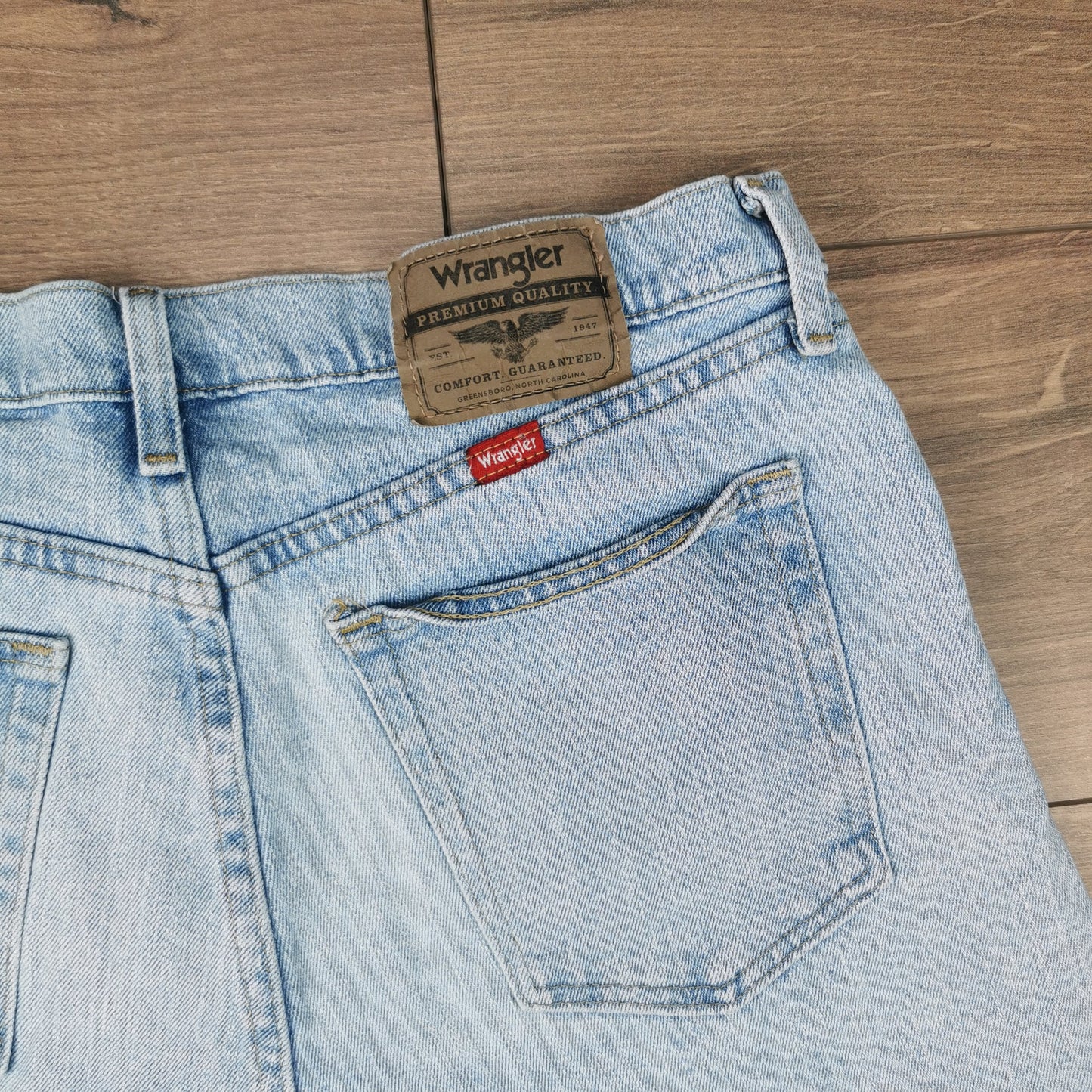 Vintage Wrangler Light Wash Blue Denim Shorts Jorts W32