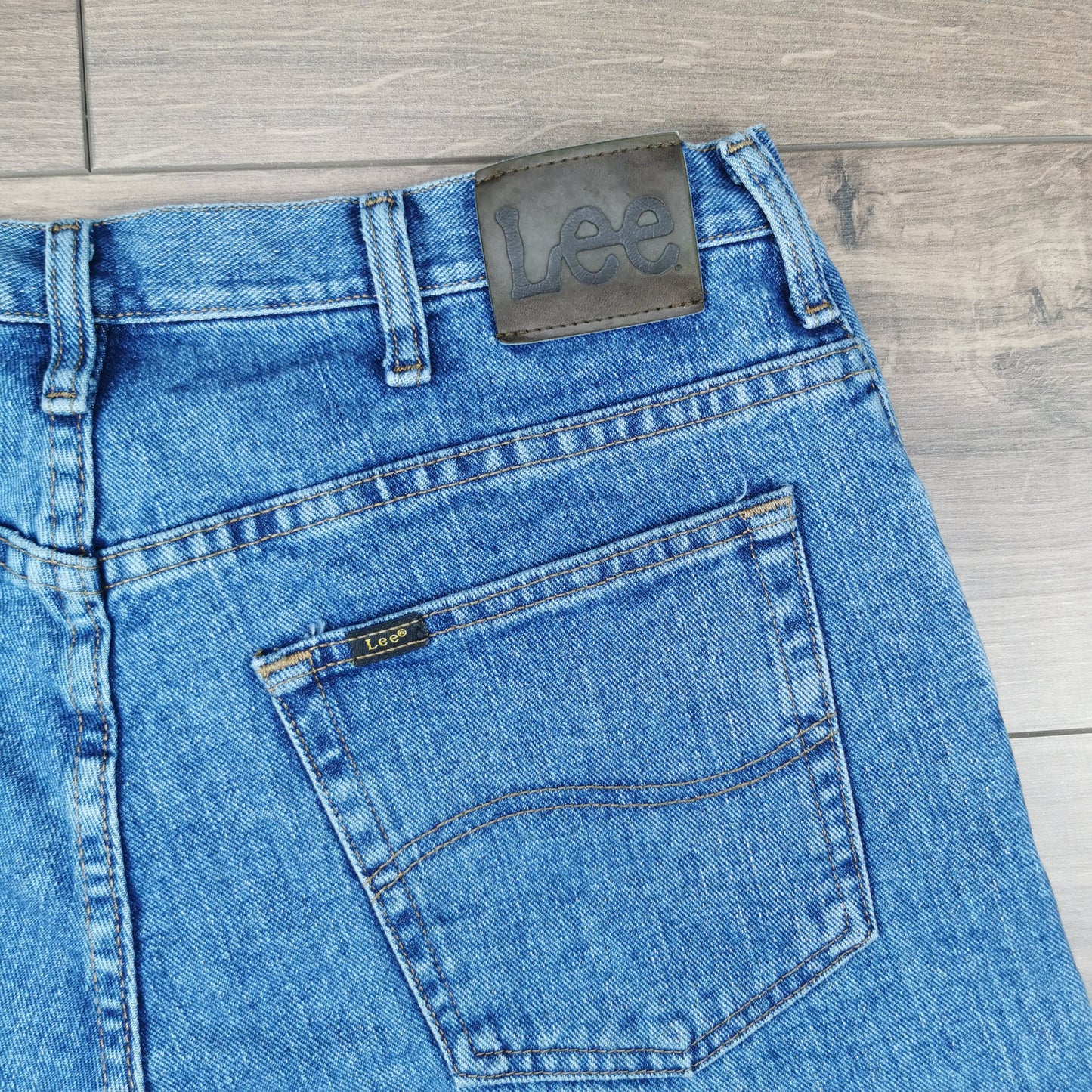 Vintage Lee Blue Medium Wash Denim Shorts Jorts W34