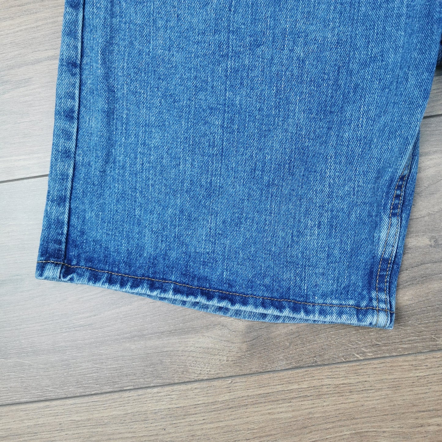 Vintage Lee Blue Medium Wash Denim Shorts Jorts W34