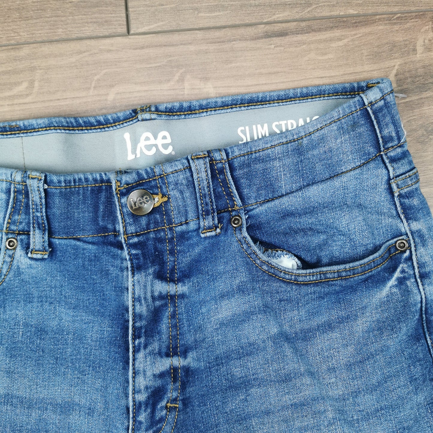 Vintage Lee Slim Straight Blue Denim Cut-off Jean Shorts Jorts Elastic Waist W32