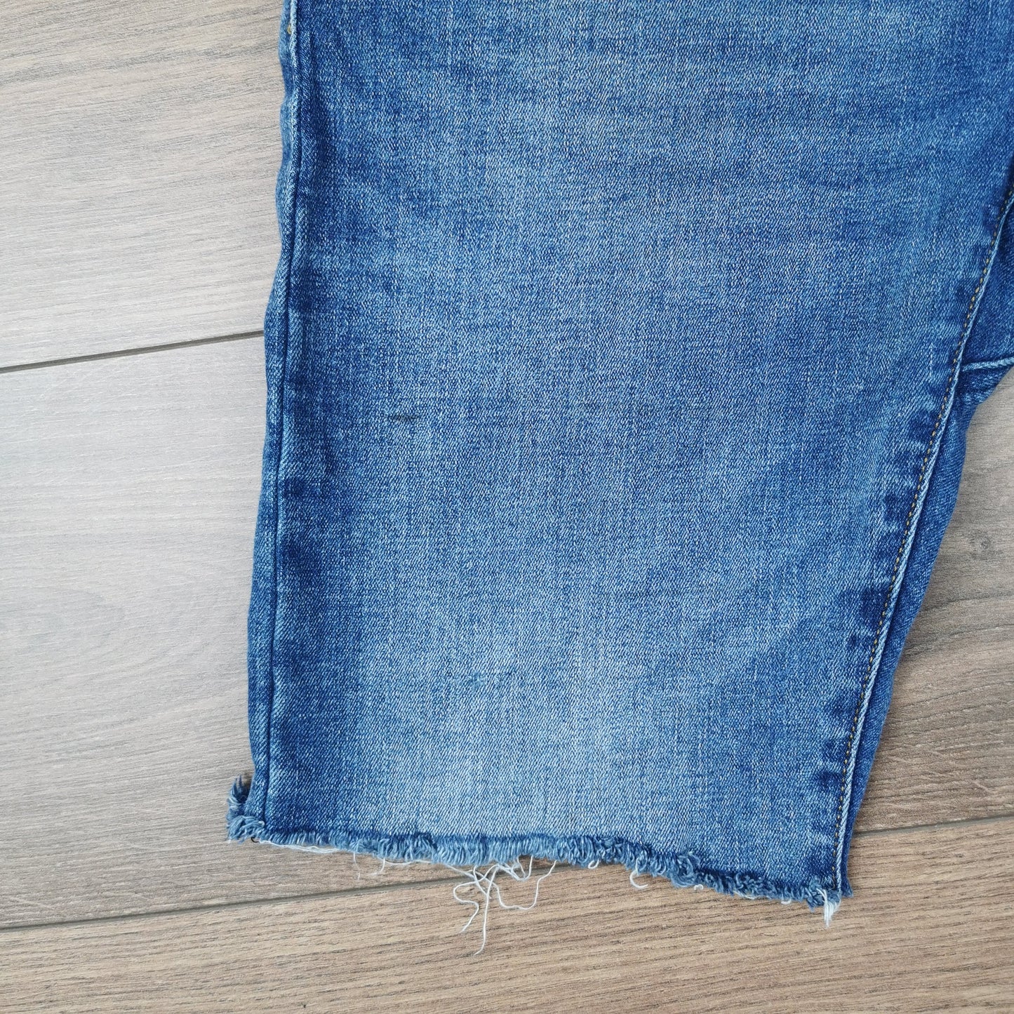 Vintage Lee Slim Straight Blue Denim Cut-off Jean Shorts Jorts Elastic Waist W32