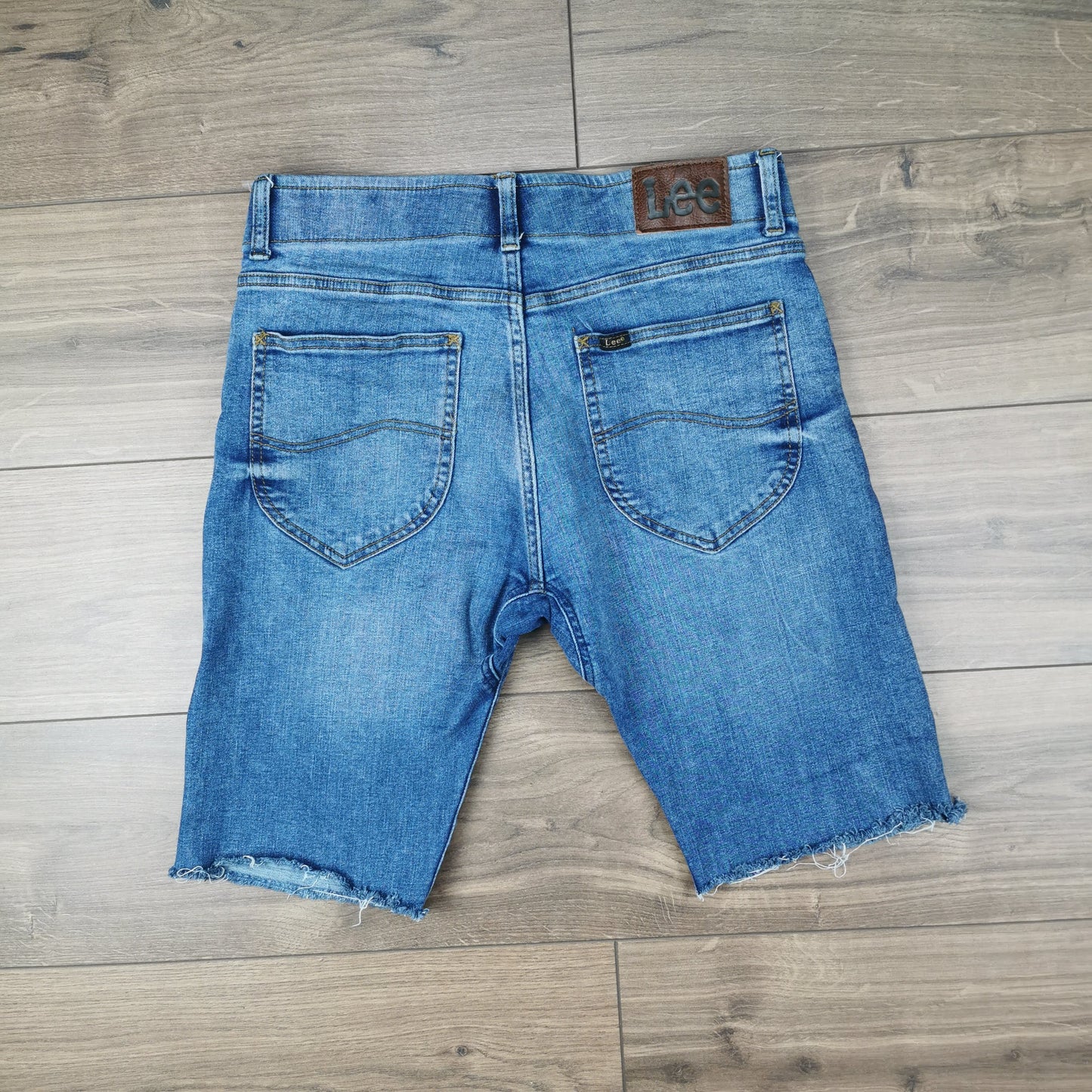 Vintage Lee Slim Straight Blue Denim Cut-off Jean Shorts Jorts Elastic Waist W32