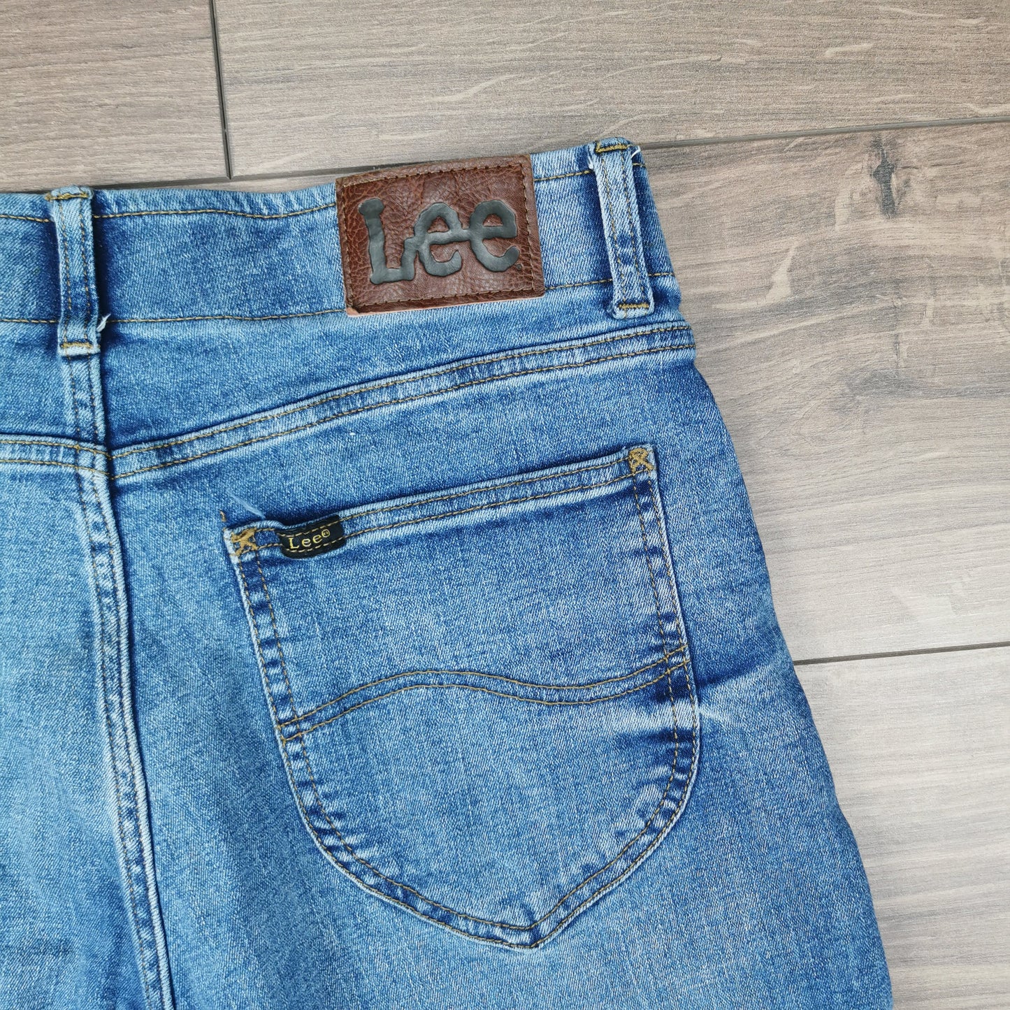 Vintage Lee Slim Straight Blue Denim Cut-off Jean Shorts Jorts Elastic Waist W32