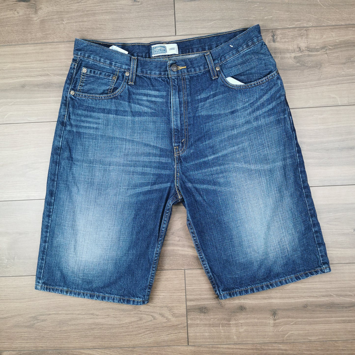 Vintage Levi's Signature Loose Blue Denim Shorts Jorts Medium Dark Wash W36