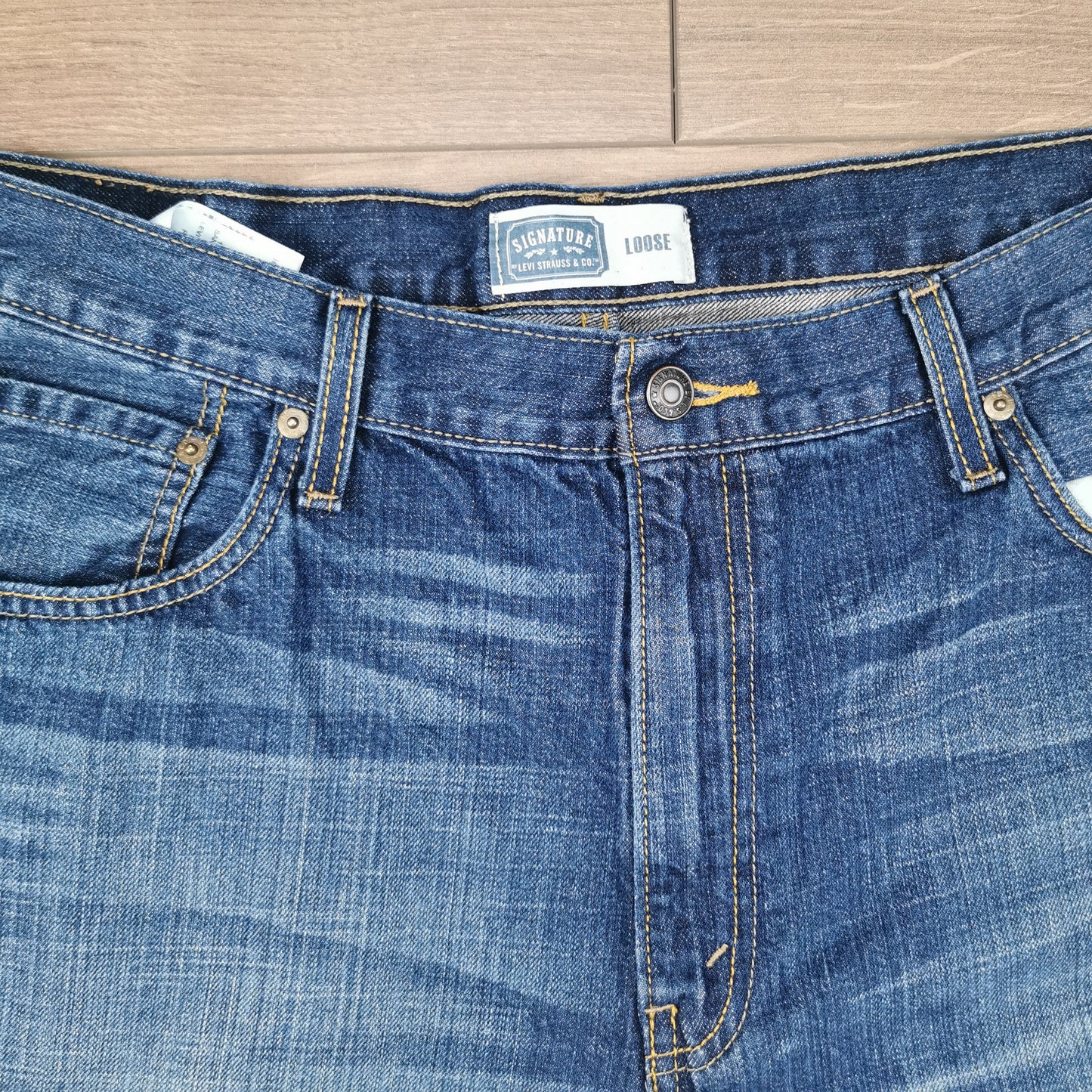 Vintage Levi's Signature Loose Blue Denim Shorts Jorts Medium Dark Wash W36