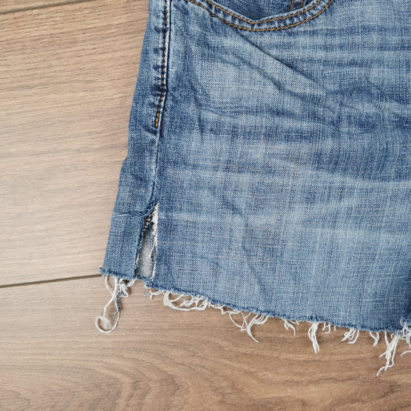 Vintage Levi's 527 Blue Cut-off Denim Jorts Cowgirl Shorts W32