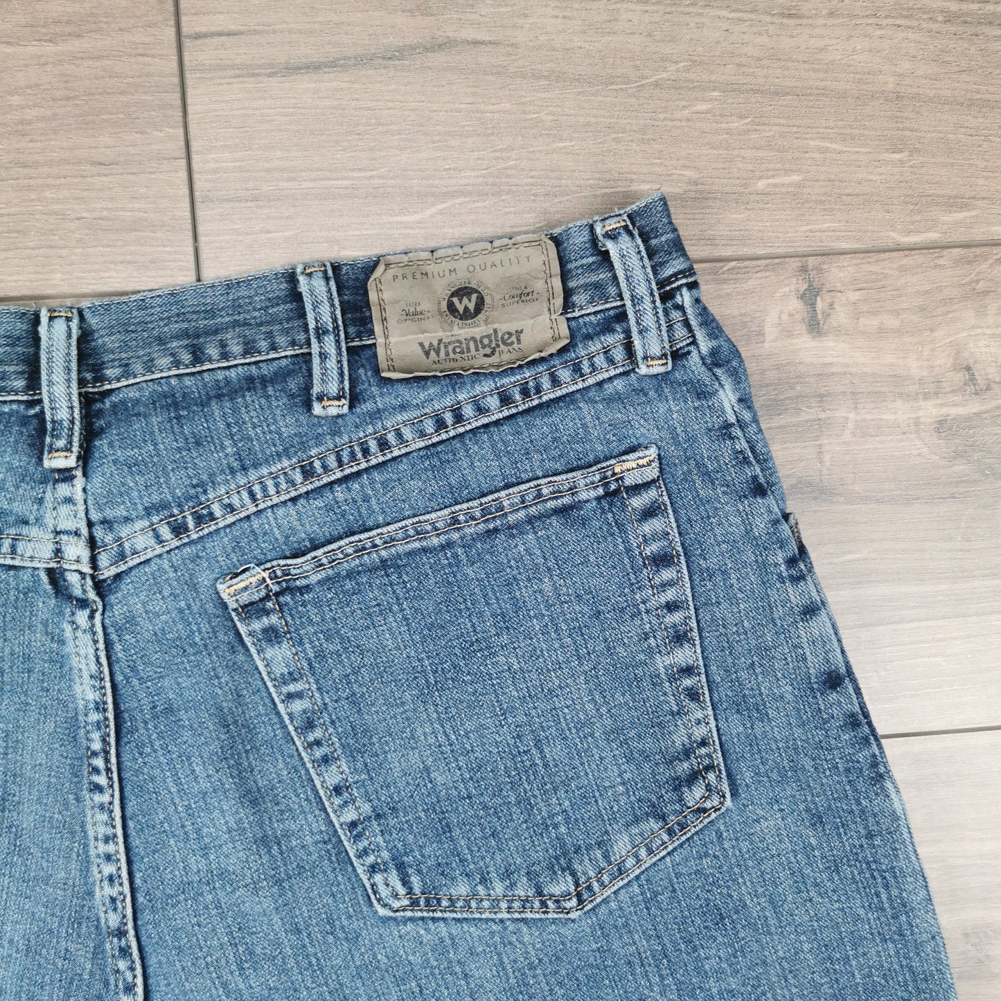 Vintage Wrangler Blue Denim Shorts Jorts Baggy Relaxed Fit Dark Wash W34