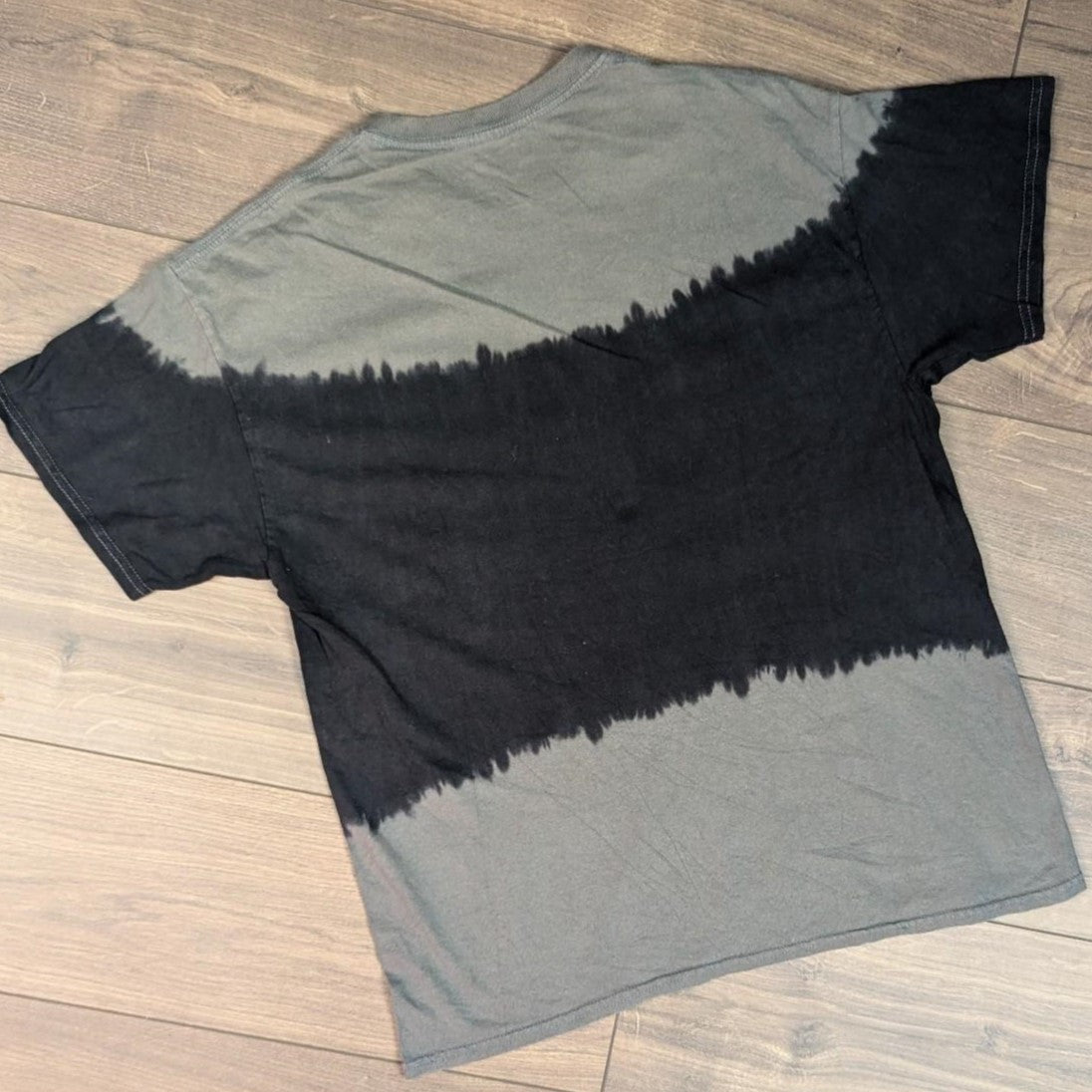 Grey/Black Vintage 00's Boujee Graphic T-Shirt Men's L Y2K