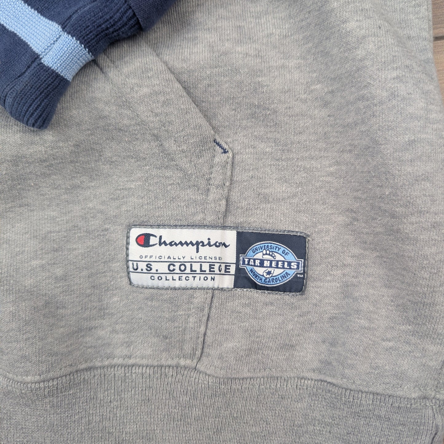 Vintage Champion Official North Carolina Tar Heels College Hoodie Size L