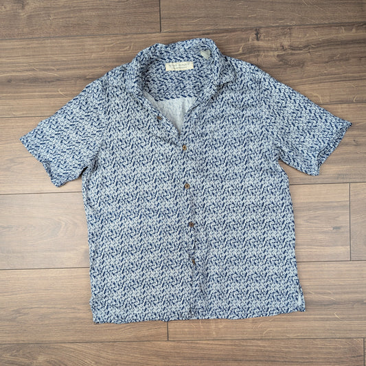 Blue Vintage Shell Beach Hawaiian Pattern Wood Detail Silk Shirt Size S