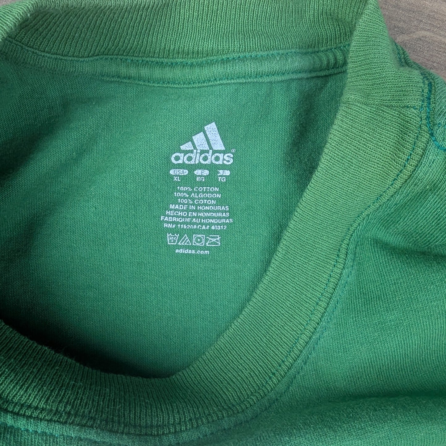Vintage Green Adidas Boston Celtics Basketball T-Shirt Size XL