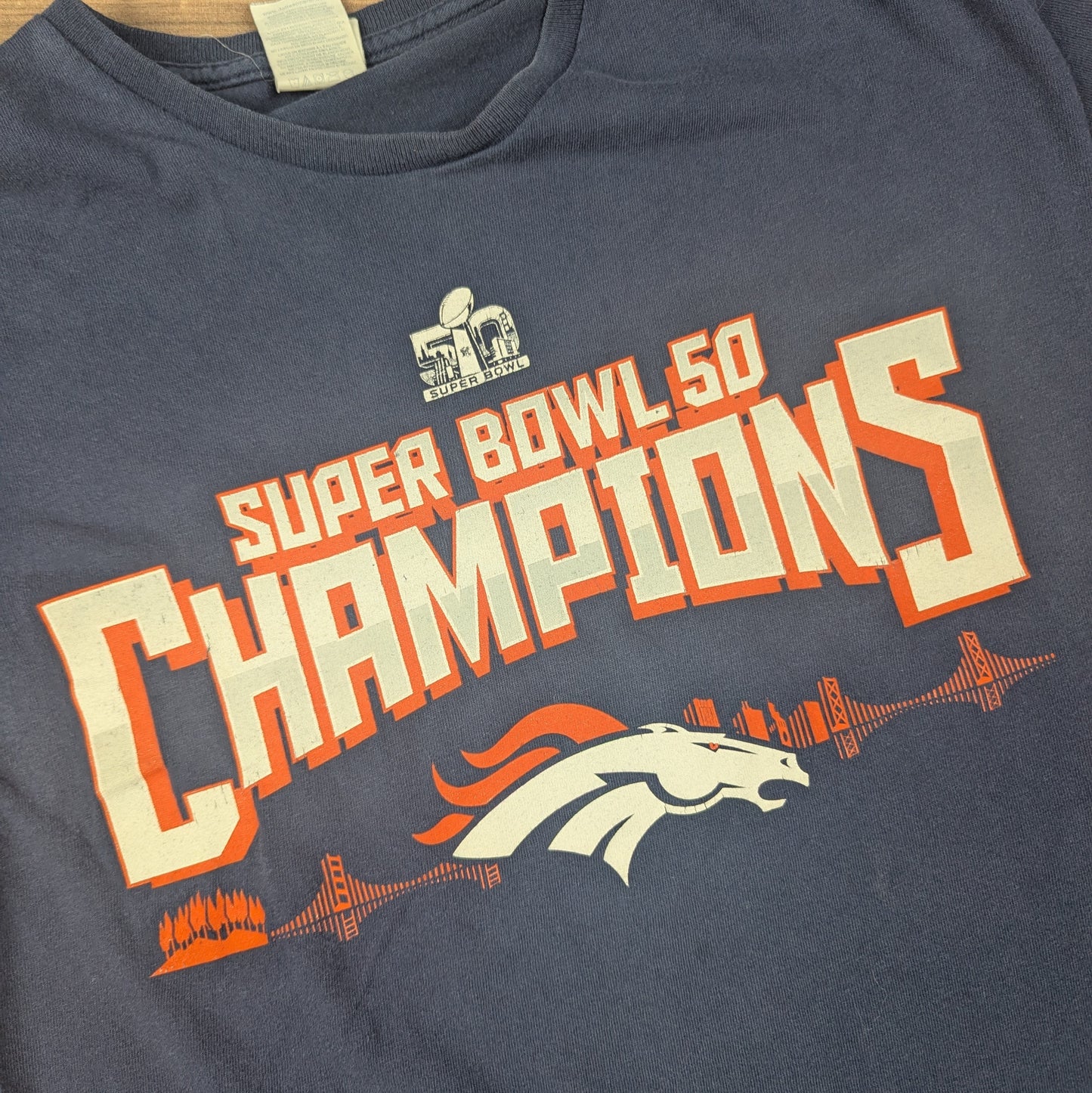 Navy Blue Denver Broncos Football Super Bowl 50 Champions T-Shirt Size L